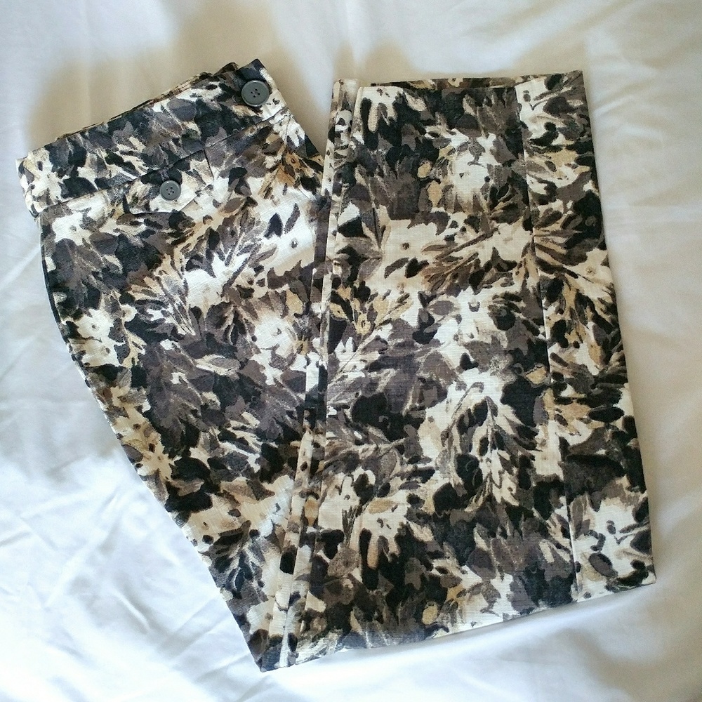 LOFT Neutral Bold?!?! Crop/Ankle Pants NWOT